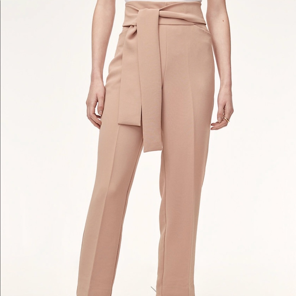 Geneva Aritiza Pant